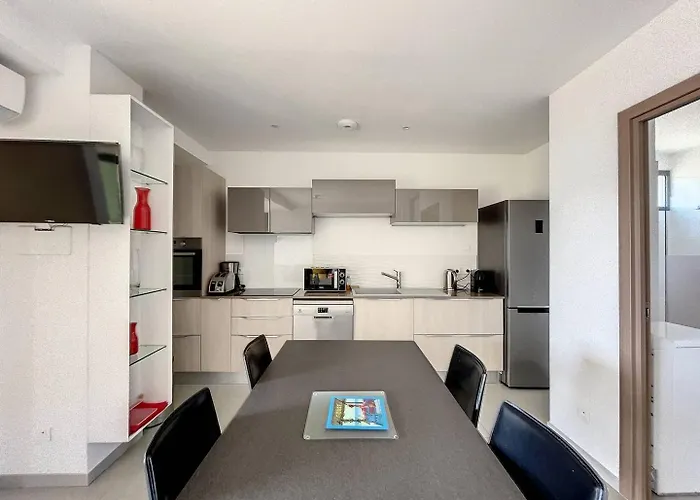 T2 Avec Vue Panoramique Sur La Et La Citadelle קאלבי